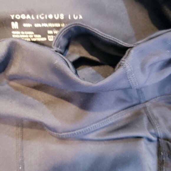 Yogalicious Black Cropped Capri Leggings Athletic Yoga Pants Women's Size Medium - Picture 8 of 9